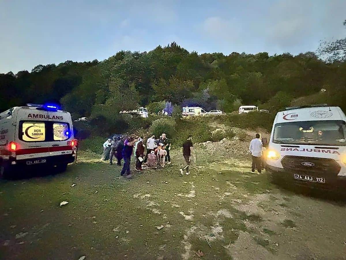 Bartın'da Patpat Kazası: 1'i Ağır 8 Yaralı Bartın'da Patpat Kazası: 1'i Ağır 8 Yaralı