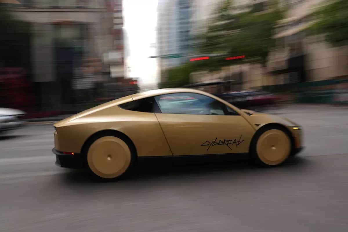 Tesla Cybercab için NHTSA Soruşturması Başlatıldı Tesla Cybercab için NHTSA Soruşturması Başlatıldı