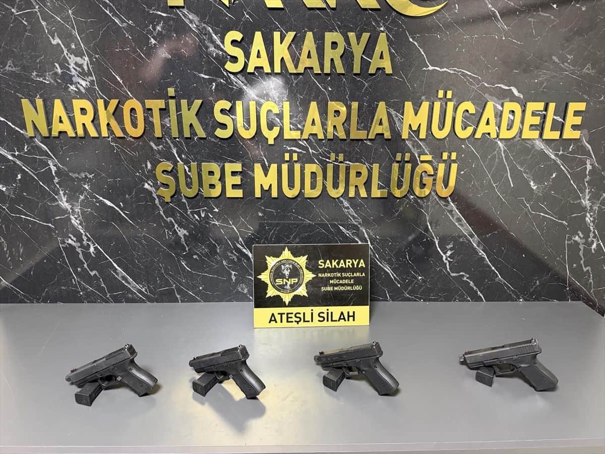 Akyazı'da Kaçakçılık Operasyonu: 2 Gözaltı Akyazı'da Kaçakçılık Operasyonu: 2 Gözaltı