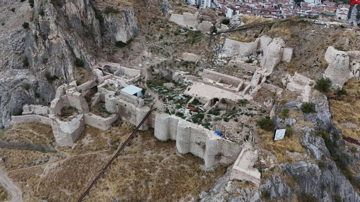 Tokat Kalesi’nde restorasyon çalışmalarının yüzde 40'ı tamamlandı Tokat Kalesi’nde restorasyon çalışmalarının yüzde 40'ı tamamlandı