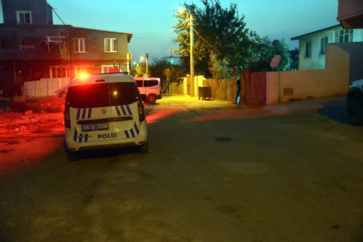 Bıçaklı Kavga: İki Kuzen Hayatını Kaybetti Bıçaklı Kavga: İki Kuzen Hayatını Kaybetti