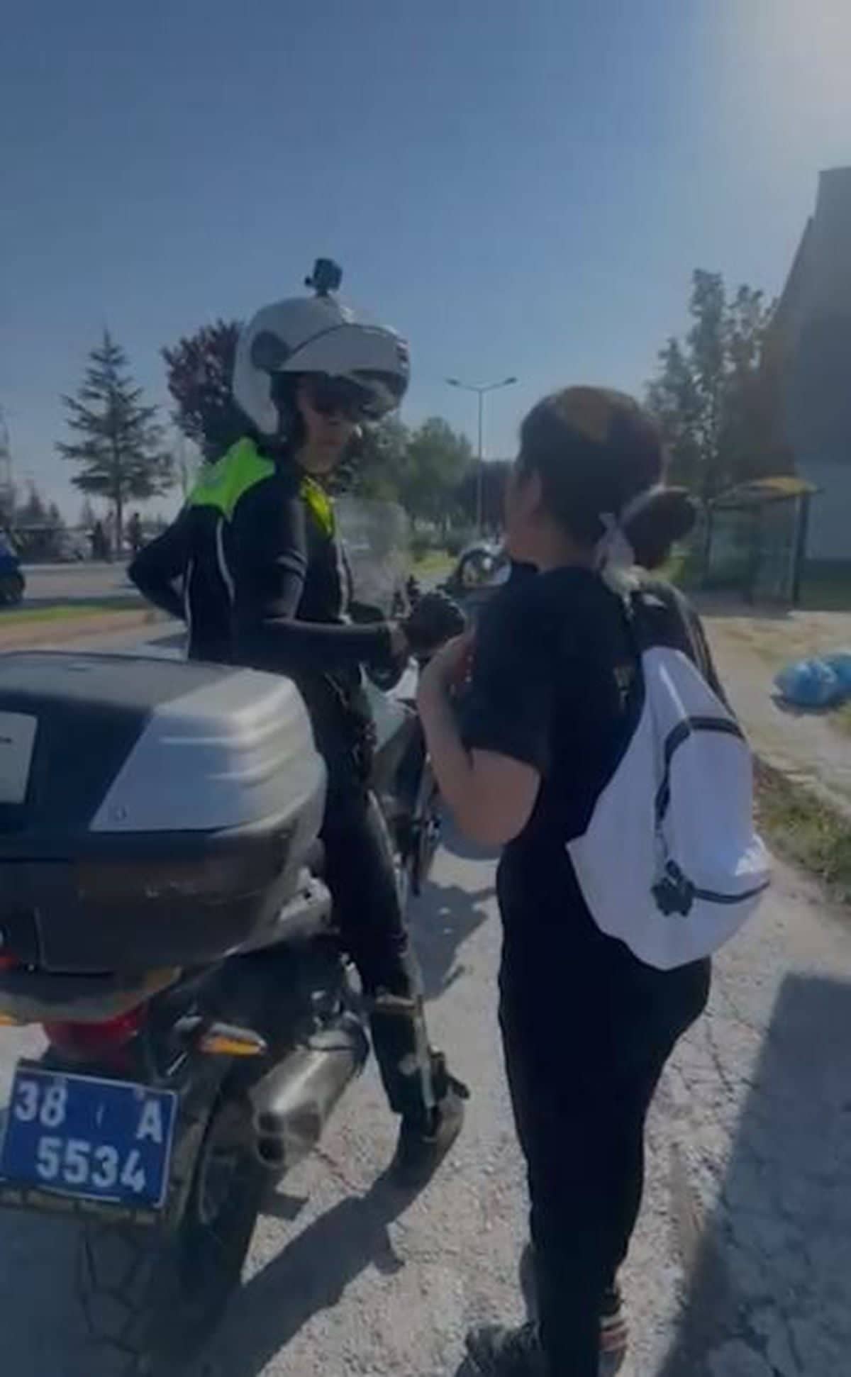 Kayseri'de Polis Ekipleri KPSS'ye Geç Kalan Adayları Sınava Yetiştirdi Kayseri'de Polis Ekipleri KPSS'ye Geç Kalan Adayları Sınava Yetiştirdi