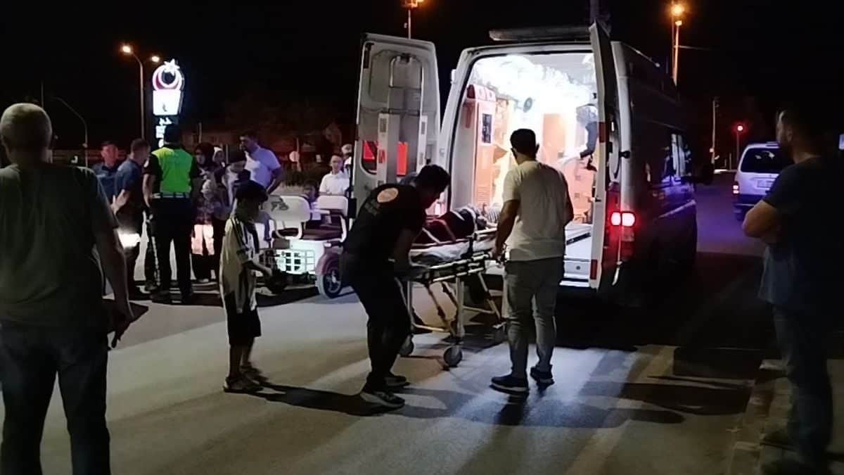 Osmancık'ta trafik kazası: 2'si çocuk 3 yaralı Osmancık'ta trafik kazası: 2'si çocuk 3 yaralı