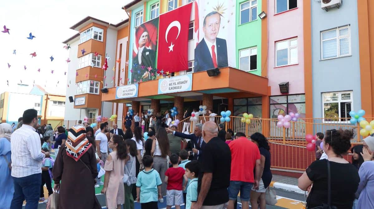 Okula Uyum Haftası başladı: 2026-2027 eğitim yılında yeni öğrenciler için uyum programı 11 Eylül'e kadar sürecek Okula Uyum Haftası başladı: 2026-2027 eğitim yılında yeni öğrenciler için uyum programı 11 Eylül'e kadar sürecek
