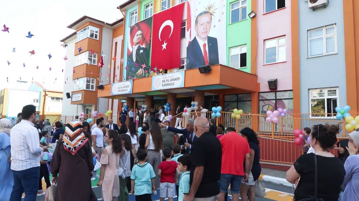 Okula Uyum Haftası başladı: 2026-2027 eğitim yılında yeni öğrenciler için uyum programı 11 Eylül'e kadar sürecek Okula Uyum Haftası başladı: 2026-2027 eğitim yılında yeni öğrenciler için uyum programı 11 Eylül'e kadar sürecek