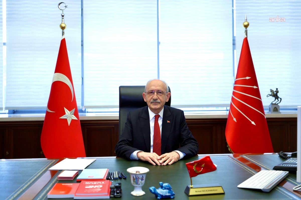 Kılıçdaroğlu, DEM Parti eş genel başkanlığa seçilen Bakırhan ve Hatimoğulları’nı tebrik etti Kılıçdaroğlu, DEM Parti eş genel başkanlığa seçilen Bakırhan ve Hatimoğulları’nı tebrik etti