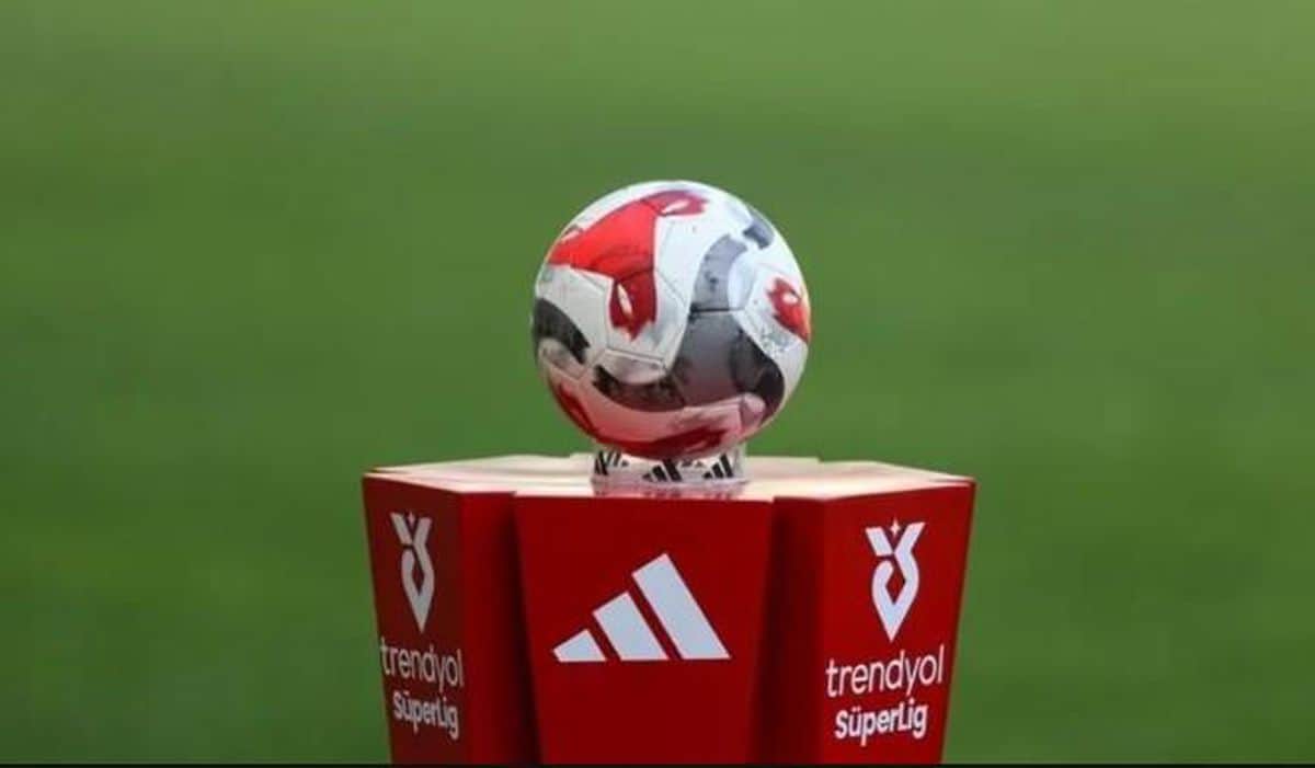 Süper Lig yayın ihalesi ne zaman, yeni yayıncı kuruluş kim olacak? Süper Lig yayın ihalesi ne zaman, yeni yayıncı kuruluş kim olacak?