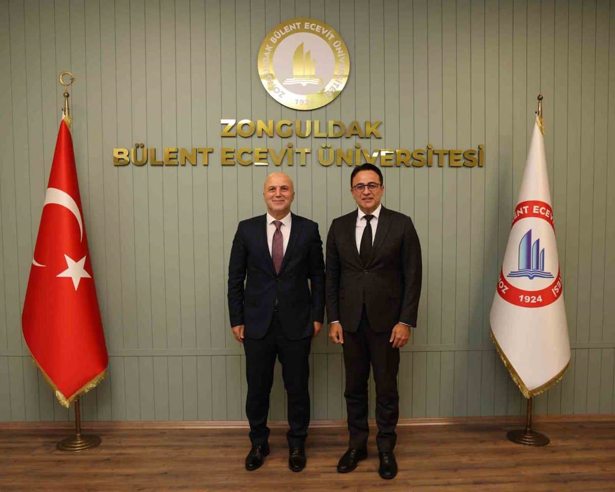 Başsavcı Kapağan’dan Rektör Ulusoy’a ’Hayırlı Olsun’ ziyareti Başsavcı Kapağan’dan Rektör Ulusoy’a ’Hayırlı Olsun’ ziyareti