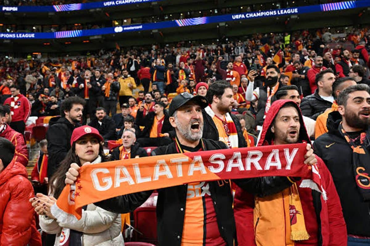 6 dakika yetti! Galatasaray taraftarı yıldız isim için "Gönderilsin" diyor 6 dakika yetti! Galatasaray taraftarı yıldız isim için "Gönderilsin" diyor