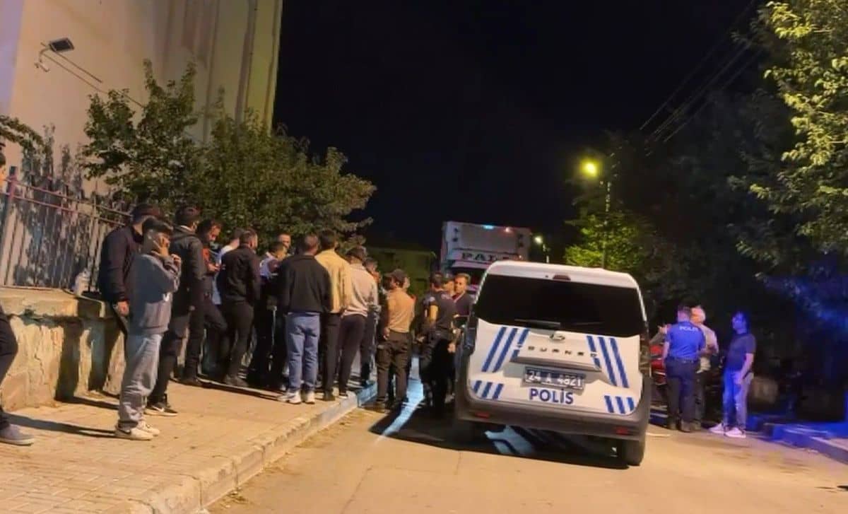 Erzincan’da motosikletli grup ile okul idarecileri arasındaki tartışma karakolda sona erdi Erzincan’da motosikletli grup ile okul idarecileri arasındaki tartışma karakolda sona erdi