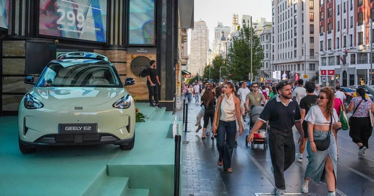 Geely, İspanya'da Üçüncü Modeli E2'yi Tanıttı Geely, İspanya'da Üçüncü Modeli E2'yi Tanıttı