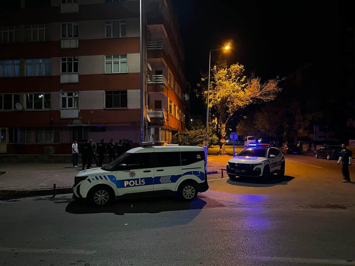 Kayseri’de iki grup arasında bıçaklı kavga: 1 yaralı Kayseri’de iki grup arasında bıçaklı kavga: 1 yaralı