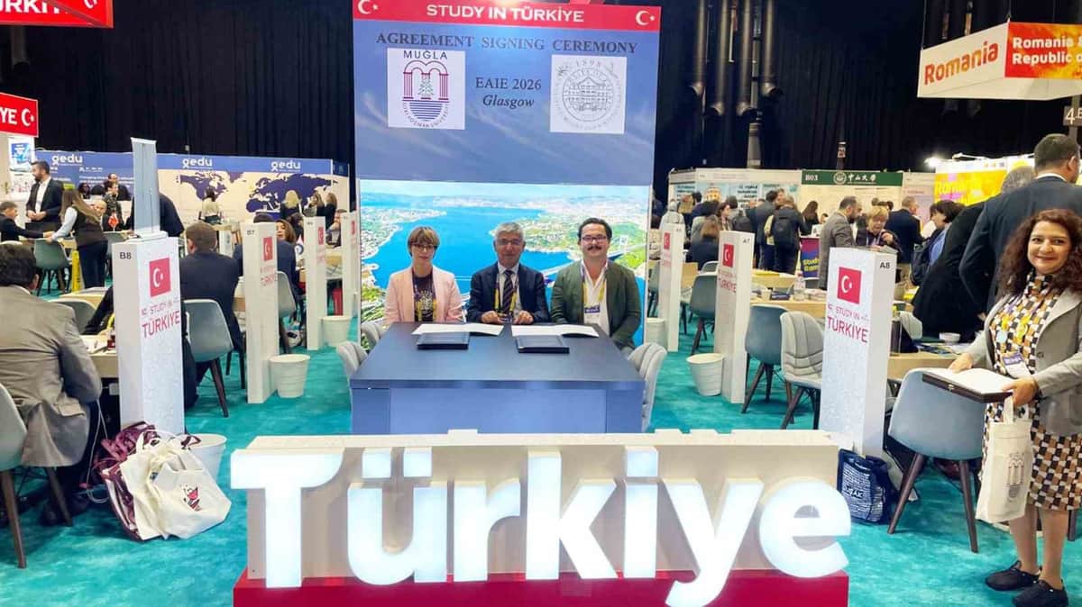 MSKÜ, EAIE Fuarı’nın ilk gününde uluslararası iş birliklerini genişletiyor MSKÜ, EAIE Fuarı’nın ilk gününde uluslararası iş birliklerini genişletiyor