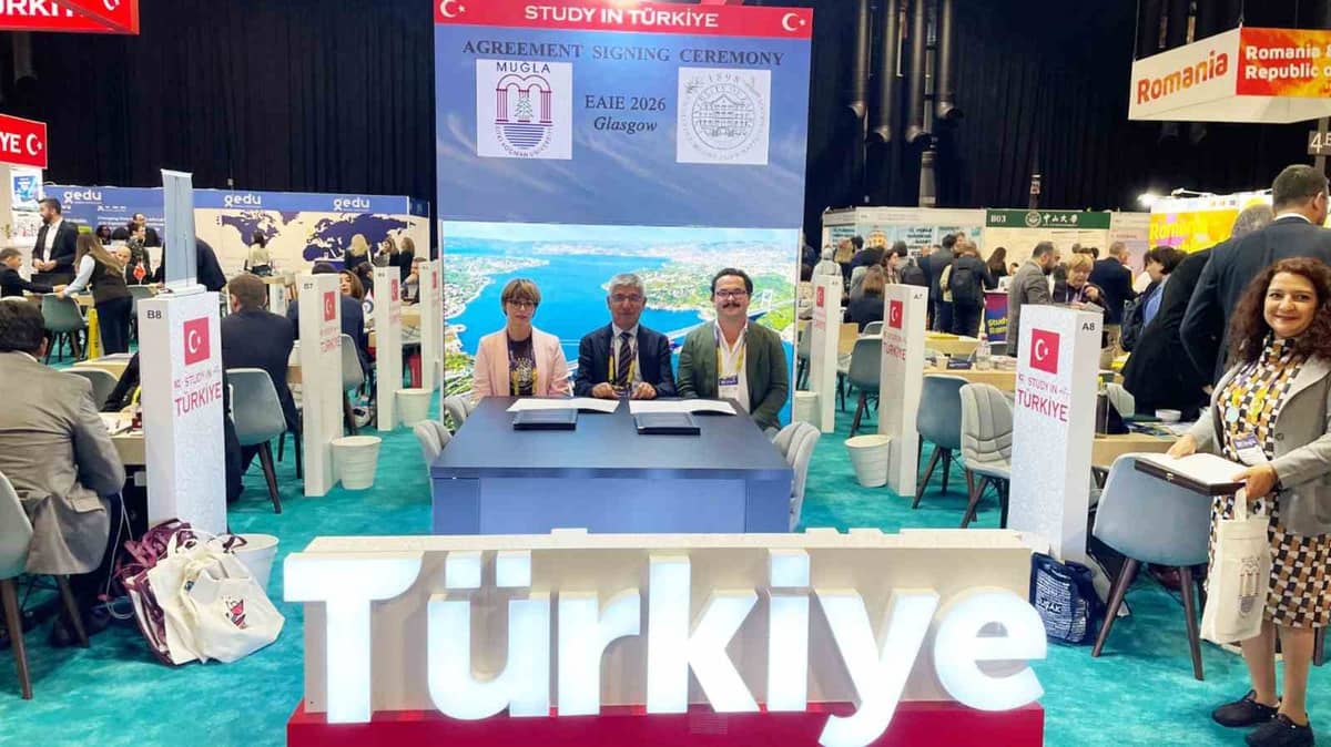 MSKÜ, EAIE Fuarı’nın ilk gününde uluslararası iş birliklerini genişletiyor MSKÜ, EAIE Fuarı’nın ilk gününde uluslararası iş birliklerini genişletiyor