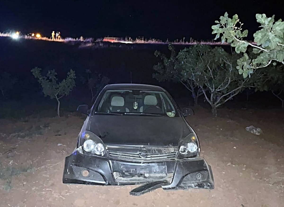 Siirt'te devrilen otomobildeki 6 kişi yaralandı Siirt'te devrilen otomobildeki 6 kişi yaralandı