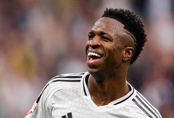 Real Madrid’deki geleceği belirsizdi! Vinicius Junior imzayı attı Real Madrid’deki geleceği belirsizdi! Vinicius Junior imzayı attı
