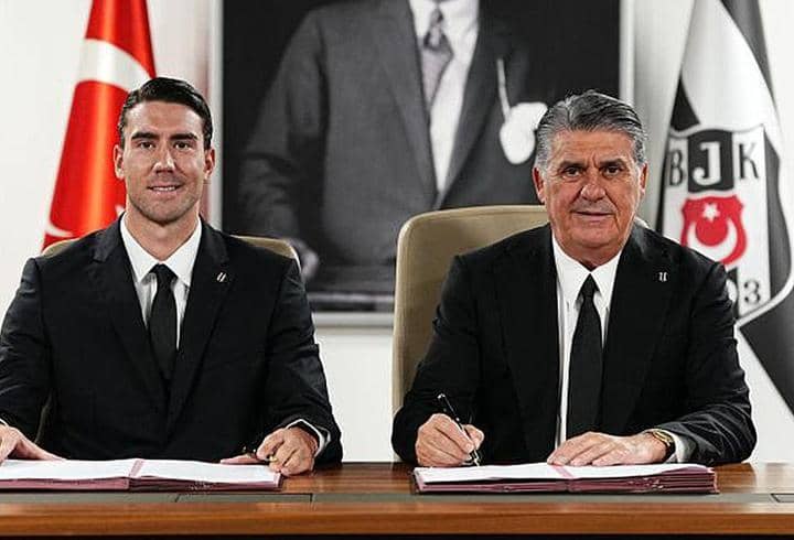 Dusan Vlahovic, imza töreninde Beşiktaş taraftarıyla buluşuyor Dusan Vlahovic, imza töreninde Beşiktaş taraftarıyla buluşuyor