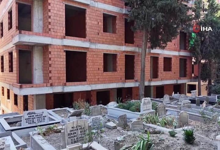 İstanbul'da mezarlık manzaralı daire İstanbul'da mezarlık manzaralı daire