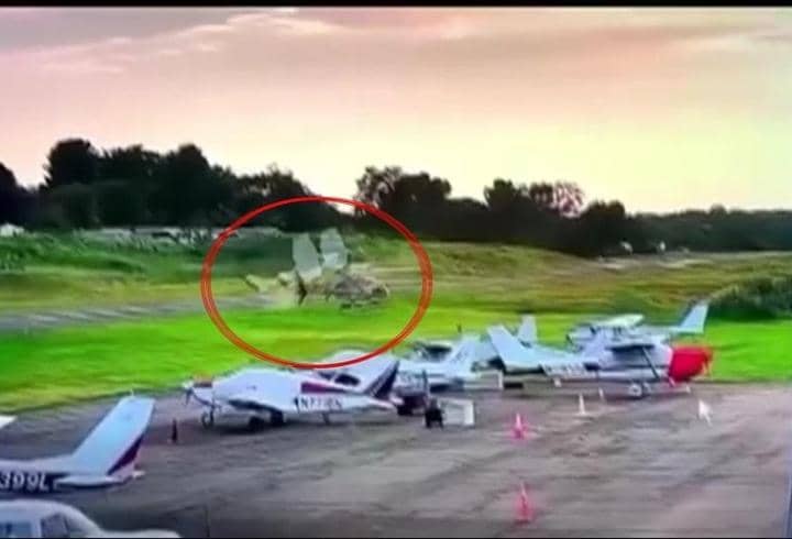 ABD’de polis helikopteri küçük uçakla çarpıştı ABD’de polis helikopteri küçük uçakla çarpıştı