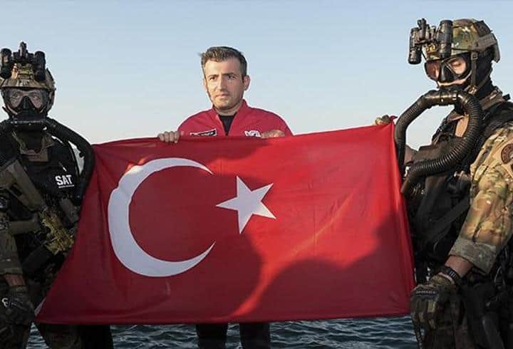 Mavi Vatan'da komandolarla gurur buluşması! Selçuk Bayraktar: Bükülmez bileklerinize selam olsun Mavi Vatan'da komandolarla gurur buluşması! Selçuk Bayraktar: Bükülmez bileklerinize selam olsun