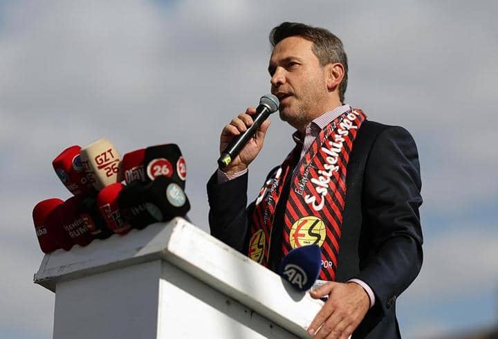 Enerji ve Tabii Kaynaklar Bakanı Bayraktar Eskişehir’de: Büyük ve Güçlü Türkiye Yolunda Çalışmaya Devam Edeceğiz Enerji ve Tabii Kaynaklar Bakanı Bayraktar Eskişehir’de: Büyük ve Güçlü Türkiye Yolunda Çalışmaya Devam Edeceğiz