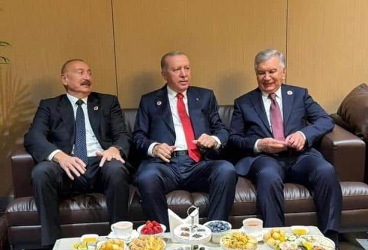 Erdoğan, Aliyev ve Mirziyoyev ile bir araya geldi Erdoğan, Aliyev ve Mirziyoyev ile bir araya geldi