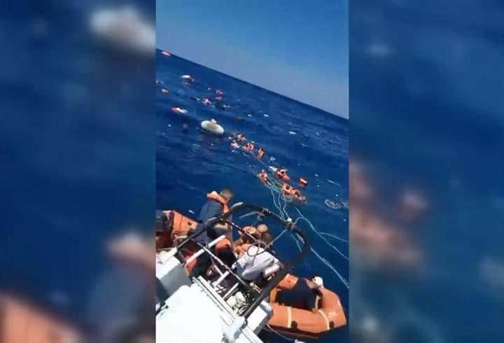 Girne'de batan gemiden yeni görüntü CNN TÜRK'te: Ölüme böyle sürüklendiler! Girne'de batan gemiden yeni görüntü CNN TÜRK'te: Ölüme böyle sürüklendiler!