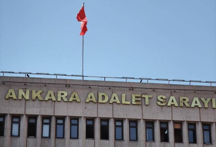 Alihan Kuriş suç örgütü soruşturması: Eski Bakan İdris Naim Şahin ifade için adliyeye gitti Alihan Kuriş suç örgütü soruşturması: Eski Bakan İdris Naim Şahin ifade için adliyeye gitti