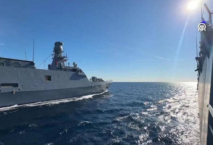 Atina'da NAVTEX paniği: Gemiyi izlediler Atina'da NAVTEX paniği: Gemiyi izlediler