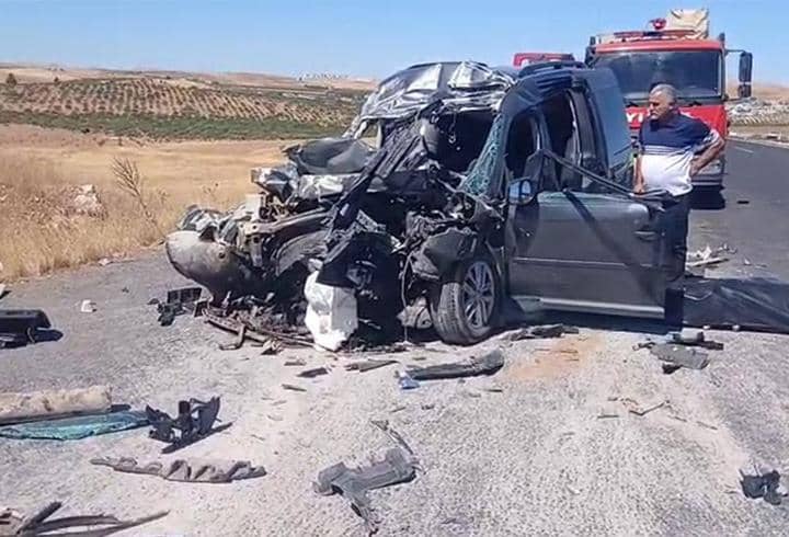 Şanlıurfa'da katliam gibi kaza! Aynı aileden 4 kişi can verdi: biri 12 diğeri 15 yaşındaydı Şanlıurfa'da katliam gibi kaza! Aynı aileden 4 kişi can verdi: biri 12 diğeri 15 yaşındaydı