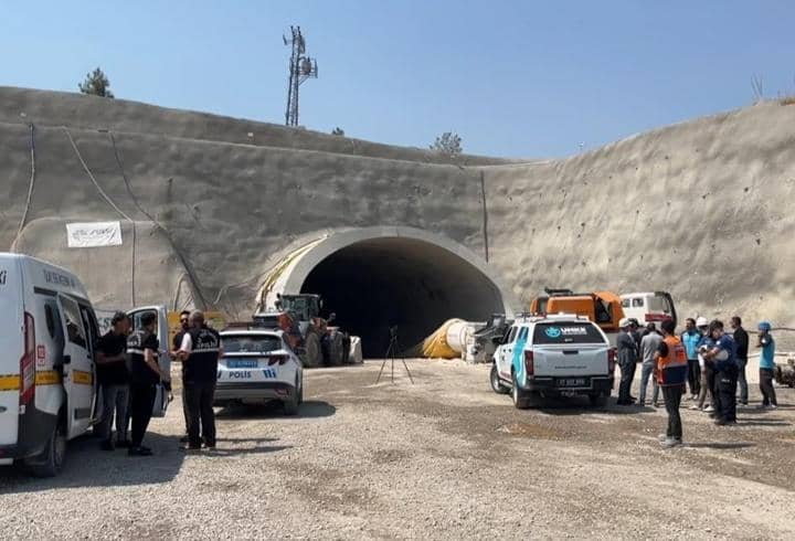 Gaziantep’te tünel inşaatında iş kazası; 1 ölü, 3 yaralı Gaziantep’te tünel inşaatında iş kazası; 1 ölü, 3 yaralı