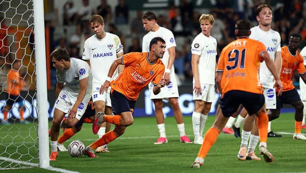 Başakşehir’de sezonun ilk golü Emin Bayram’dan! Başakşehir’de sezonun ilk golü Emin Bayram’dan!
