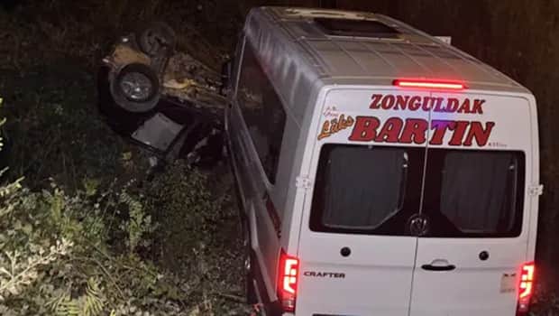 Bartın’da korkunç kaza: 11 yaralı Bartın’da korkunç kaza: 11 yaralı