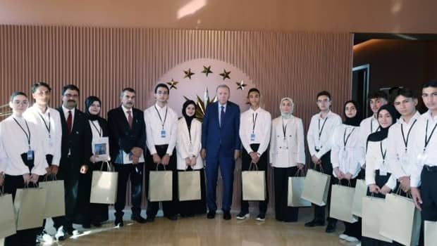 Cumhurbaşkanı Erdoğan, "Maziden Atiye" programı öğrencilerini kabul etti Cumhurbaşkanı Erdoğan, "Maziden Atiye" programı öğrencilerini kabul etti