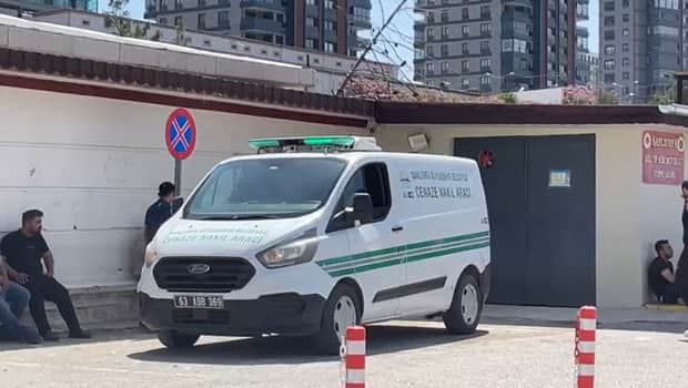Şanlıurfa'da evde pompalı tüfekle oynayan 10 yaşındaki Muhammed yaşamını yitirdi Şanlıurfa'da evde pompalı tüfekle oynayan 10 yaşındaki Muhammed yaşamını yitirdi