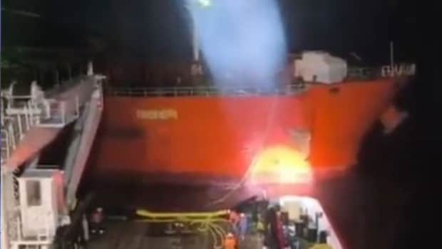 Bakanlık duyurdu… Petrol yüklü tanker, Marmara Adası açıklarında sürüklendi Bakanlık duyurdu… Petrol yüklü tanker, Marmara Adası açıklarında sürüklendi