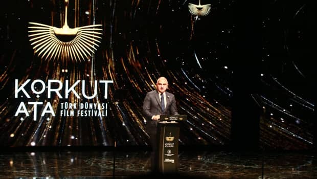 Bakan Ersoy duyurdu: Korkut Ata Türk Dünyası film festivali İstanbul’a dönüyor | Festivalde bu yıl ilk kez kısa filmler de yarışacak Bakan Ersoy duyurdu: Korkut Ata Türk Dünyası film festivali İstanbul’a dönüyor | Festivalde bu yıl ilk kez kısa filmler de yarışacak
