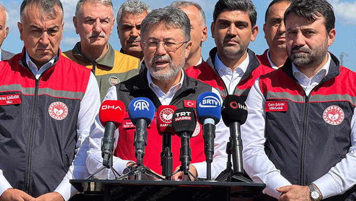 Bakan Yumaklı: Hasat sezonunu 140 milyon tonluk rekor üretimle kapatacağız Bakan Yumaklı: Hasat sezonunu 140 milyon tonluk rekor üretimle kapatacağız