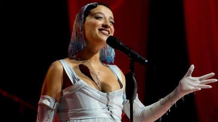 Melike Şahin’den yeni tekli Melike Şahin’den yeni tekli