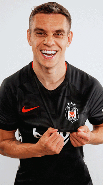 Trossard transferinin perde arkası ortaya çıktı! Galatasaray-Fenerbahçe derbisi için mayıs ayında İstanbul’a gelen Arsenal Sportif Direktörü Andrea Berta, Beşiktaş’ın Trossard için yaptığı 25 milyon euroluk teklifi geri çevirirken, şampiyonluğun ardından Başkan Adalı’yı arayarak transfere onay verdi. Trossard transferinin perde arkası ortaya çıktı! Galatasaray-Fenerbahçe derbisi için mayıs ayında İstanbul’a gelen Arsenal Sportif Direktörü Andrea Berta, Beşiktaş’ın Trossard için yaptığı 25 milyon euroluk teklifi geri çevirirken, şampiyonluğun ardından Başkan Adalı’yı arayarak transfere onay verdi.
