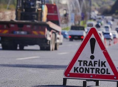 İstanbul'da bazı yollar trafiğe kapatıldı! Alternatif güzergahlar belli oldu İstanbul'da bazı yollar trafiğe kapatıldı! Alternatif güzergahlar belli oldu