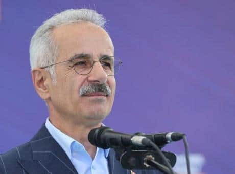 Bakan Uraloğlu stajyer öğrencilerle buluştu! 'Her ne iş yapıyorsak en iyisini yapmak hedefimiz olmalı' Bakan Uraloğlu stajyer öğrencilerle buluştu! 'Her ne iş yapıyorsak en iyisini yapmak hedefimiz olmalı'