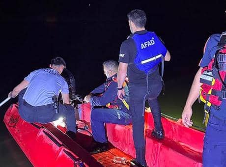 Bingöl'de nehirde akıntıya kapılan 2 kardeşten biri hayatını kaybetti Bingöl'de nehirde akıntıya kapılan 2 kardeşten biri hayatını kaybetti