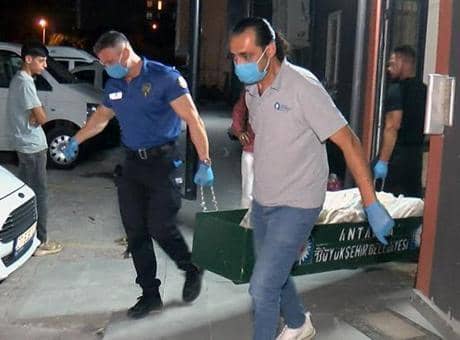Yer: Antalya! Koku ihbarı üzerine eve girildi, Norveç asıllı kişi ölü bulundu Yer: Antalya! Koku ihbarı üzerine eve girildi, Norveç asıllı kişi ölü bulundu