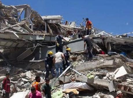 Kolombiya'da 7,4 büyüklüğündeki depremde ölenlerin sayısı 329'a çıktı Kolombiya'da 7,4 büyüklüğündeki depremde ölenlerin sayısı 329'a çıktı