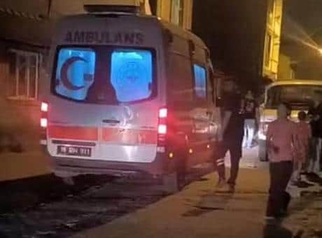 Bursa'da silahlı kavgada baba ve 4 yaşındaki oğlu yaralandı Bursa'da silahlı kavgada baba ve 4 yaşındaki oğlu yaralandı