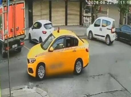Küçükçekmece'de iş yerinin kurşunlanmasına ilişkin yakalanan 2 şüpheli adliyede Küçükçekmece'de iş yerinin kurşunlanmasına ilişkin yakalanan 2 şüpheli adliyede