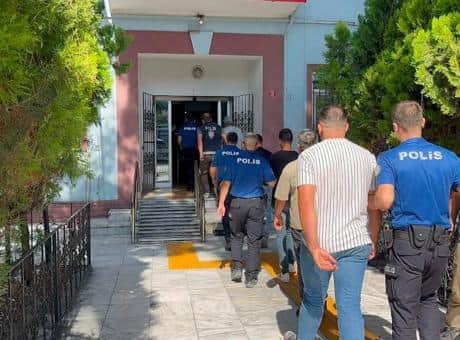 250 kişilik WhatsApp grubuyla polis ve jandarma uygulama noktalarını paylaştılar! Ekipler harekete geçti 250 kişilik WhatsApp grubuyla polis ve jandarma uygulama noktalarını paylaştılar! Ekipler harekete geçti