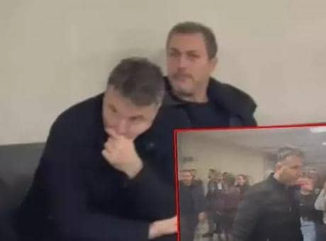 Son dakika... Gazeteci Mehmet Akif Ersoy'a tahliye vaadiyle para tuzağı! 1'i avukat 4 şüpheliye teknik takiple suçüstü Son dakika... Gazeteci Mehmet Akif Ersoy'a tahliye vaadiyle para tuzağı! 1'i avukat 4 şüpheliye teknik takiple suçüstü