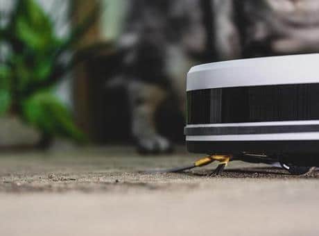 Aldatıldığını robot süpürgeden öğrendi! Gerçeği öğrenmek için yaptığı hamle başına iş açtı Aldatıldığını robot süpürgeden öğrendi! Gerçeği öğrenmek için yaptığı hamle başına iş açtı